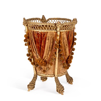 Lot 1040 - A WASTE PAPER BASKET