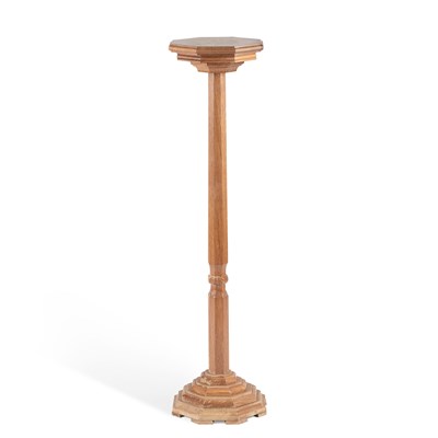 Lot 1126 - A YORKSHIRE OAK PLANTSTAND