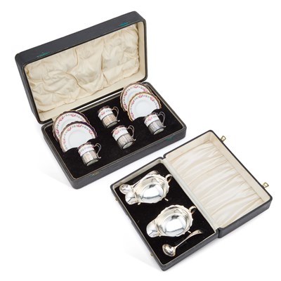 Lot 324 - A PAIR OF ELIZABETH II SILVER SAUCE BOATS
