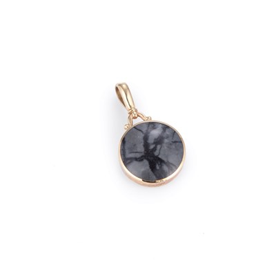 Lot 715 - A 9 CARAT GOLD AGATE AND JASPER DOUBLE-SIDED FOB PENDANT