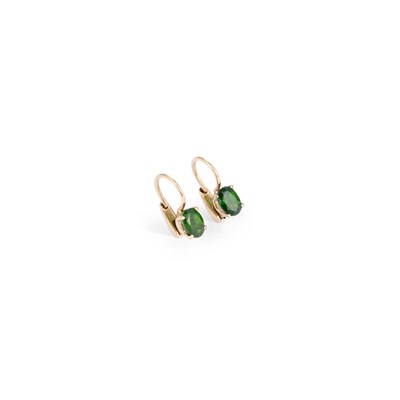 Lot 737 - A PAIR OF 9 CARAT GOLD CHROME DIOPSIDE EARRINGS