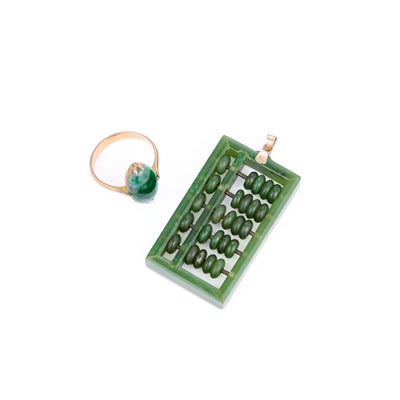 Lot 685 - A NEPHRITE RING AND A NEPHRITE ABACUS PENDANT