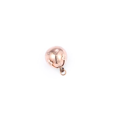 Lot 789 - A MASONIC BALL CHARM/ PENDANT