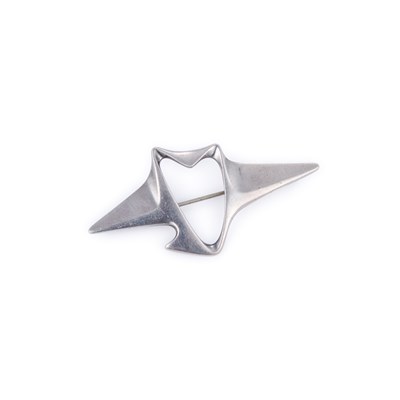 Lot 632 - HENNING KOPPEL FOR GEORG JENSEN, A DANISH SILVER BROOCH