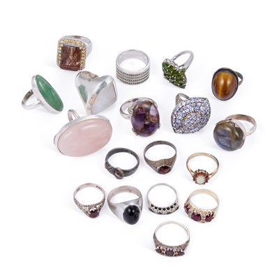 Lot 729 - A GROUP OF GEM-SET SILVER RINGS