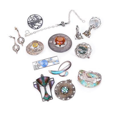 Lot 722 - A COLLECTION OF SILVER GEM-SET AND ENAMEL CELTIC JEWELLERY