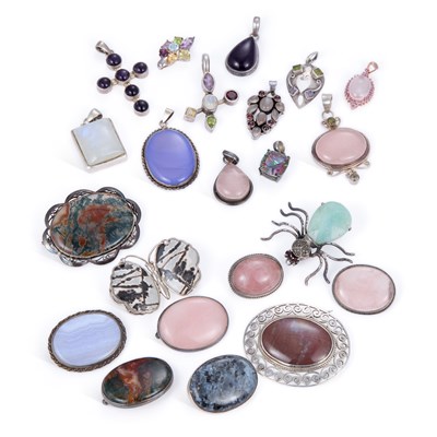 Lot 648 - A GROUP OF GEM-SET SILVER JEWELLERY