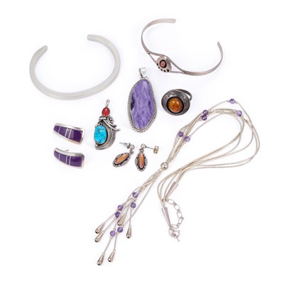 Lot 721 - A COLLECTION OF SILVER NATIVE AMERICAN JEWELLERY