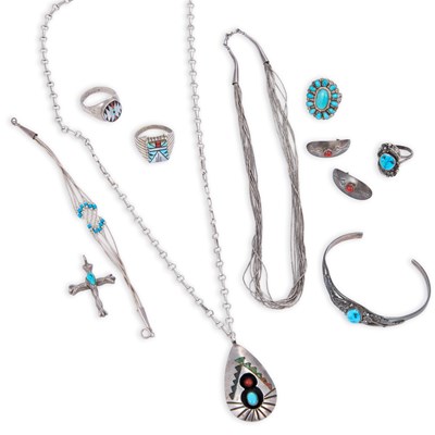 Lot 739 - A COLLECTION OF SILVER NATIVE AMERICAN JEWELLERY