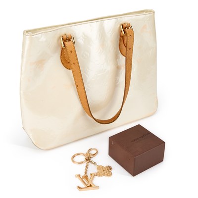 Lot 68 - A LOUIS VUITTON BRENTWOOD TOTE BAG