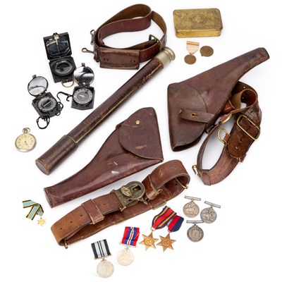 Lot 22 - A GROUP OF MILITARIA