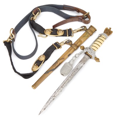 Lot 23 - A GERMAN THIRD REICH KRIEGSMARINE DRESS DAGGER
