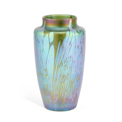 Lot 113 - A LOETZ IRIDESCENT RUSSIAN GREEN 'MEDICI' GLASS VASE