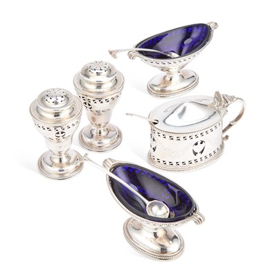 Lot 350 - AN EDWARDIAN SILVER CRUET SET