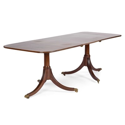 Lot 1067 - A REGENCY STYLE MAHOGANY TWIN-PEDESTAL DINING TABLE