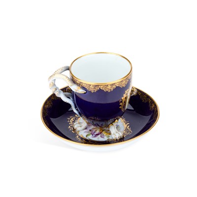 Lot 170 - A MEISSEN PORCELAIN CABINET CUP AND SAUCER