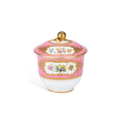 Lot 123 - A COALPORT PORCELAIN SUCRIER AND COVER