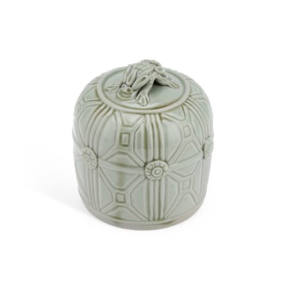 Lot 493 - A CHINESE CERAMIC BELL