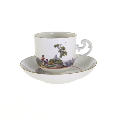 Lot 138 - A MEISSEN PORCELAIN CUP AND SAUCER