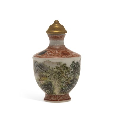 Lot 482 - A CHINESE PORCELAIN SNUFF BOTTLE