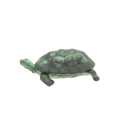 Lot 39 - A CZECH GLASS TORTOISE BOX