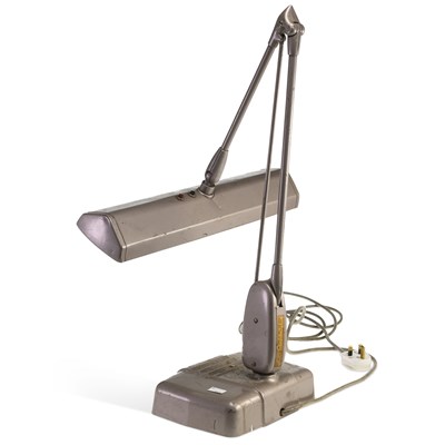Lot 1010 - A MID-20TH CENTURY AMERICAN DAZOR INDUSTRIAL FLOATING DESK LAMP