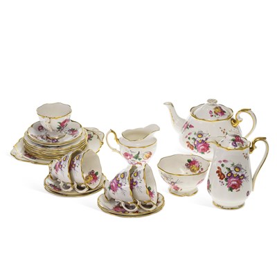 Lot 129 - A ROYAL ALBERT ‘LADY ANGELA’ BONE CHINA TEA SERVICE