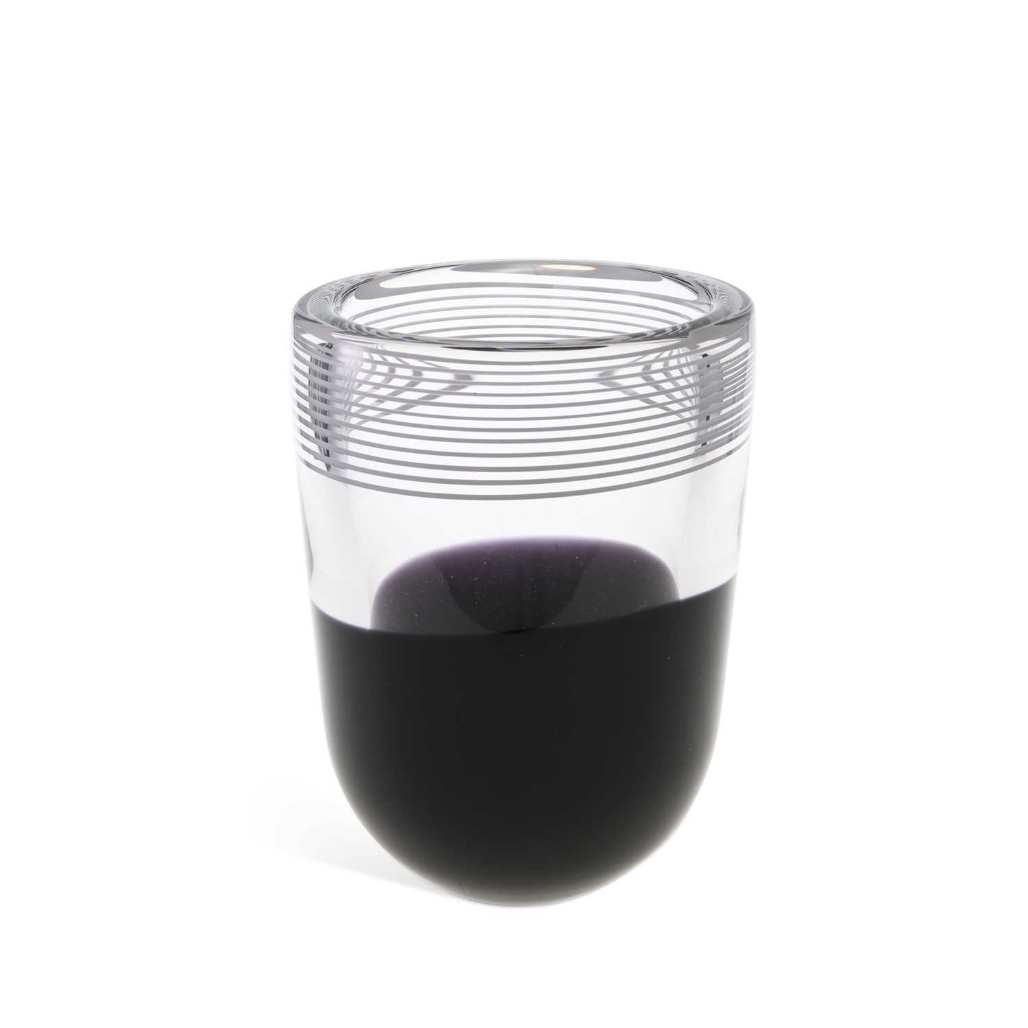 Lot 36 - A LARGE SWEDISH STUDIO ÅHUS GLASS VASE