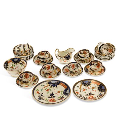 Lot 152 - AN ENGLISH PORCELAIN IMARI PARTIAL TEA SERVICE