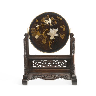 Lot 526 - A JAPANESE SHIBAYAMA TABLE SCREEN