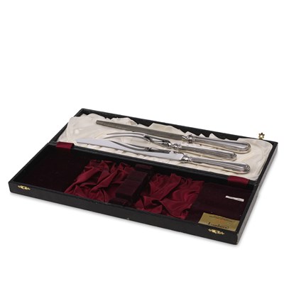 Lot 293 - AN ELIZABETH II THREE-PIECE SILVER HANDLE CARVING SET