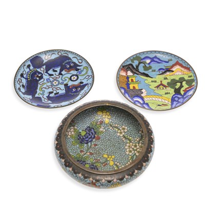 Lot 525 - THREE PIECES OF CHINESE CLOISONNÉ