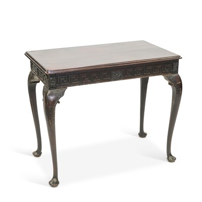 Lot 1084 - AN 18TH CENTURY IRISH MAHOGANY SIDE TABLE