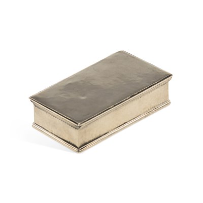 Lot 323 - OMAR RAMSDEN: AN ARTS AND CRAFTS GEORGE V SILVER BOX