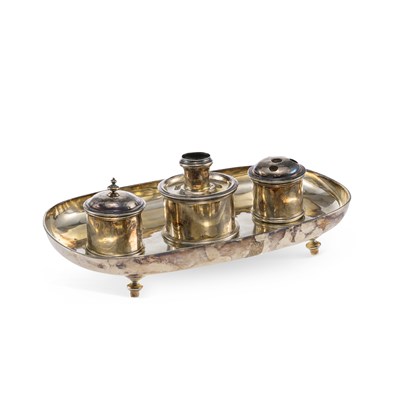 Lot 444 - AN EARLY 18TH CENTURY BRITANNIA SILVER INKSTAND