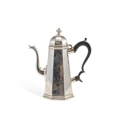 Lot 438 - A GEORGE I SILVER COFFEE POT
