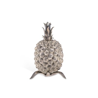 Lot 378 - A RARE NOVELTY SILVER INKWELL IN THE FORM OF A PINEAPPLE