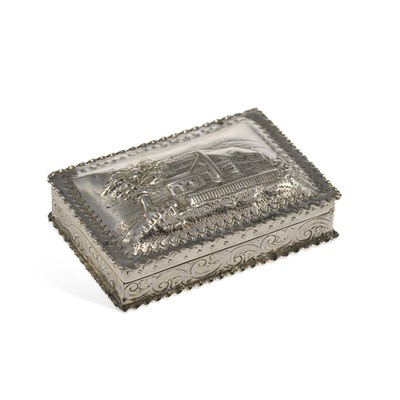 Lot 372 - A LATE VICTORIAN SILVER SNUFF BOX