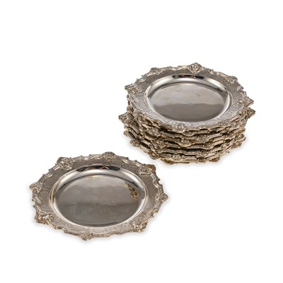 Lot 342 - A SET OF TEN GEORGE V SILVER DISHES