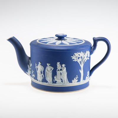 Lot 96 - A WEDGWOOD BLUE JASPER WARE TEAPOT