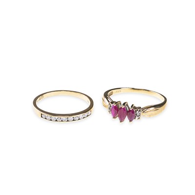 Lot 663 - TWO 9 CARAT GOLD GEM-SET RINGS