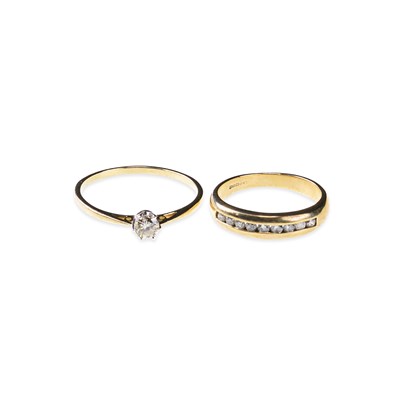 Lot 709 - TWO 9 CARAT GOLD DIAMOND RINGS