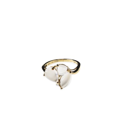 Lot 679 - A 9 CARAT GOLD MOONSTONE RING