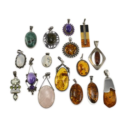Lot 602 - A GROUP OF SILVER PENDANTS