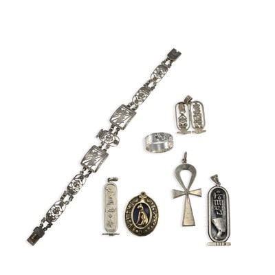 Lot 580 - A GROUP OF SILVER JEWELLERY