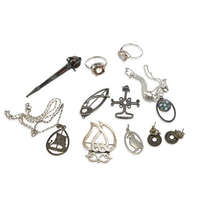 Lot 683 - A GROUP OF SCOTTISH AND WELSH SILVER JEWELLERY