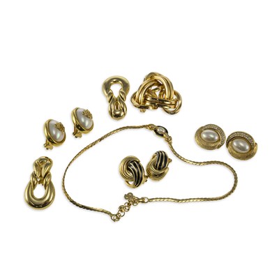 Lot 589 - A GROUP OF CHRISTIAN DIOR COSTUME JEWELLERY