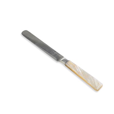Lot 228 - A SILVER AND MOTHER-OF-PEARL HANDLED KNIFE