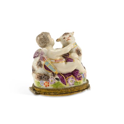 Lot 85 - A FRENCH PORCELAIN BONBONNIÈRE