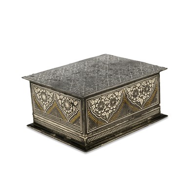 Lot 518 - AN INDIAN INLAID STEEL CASKET